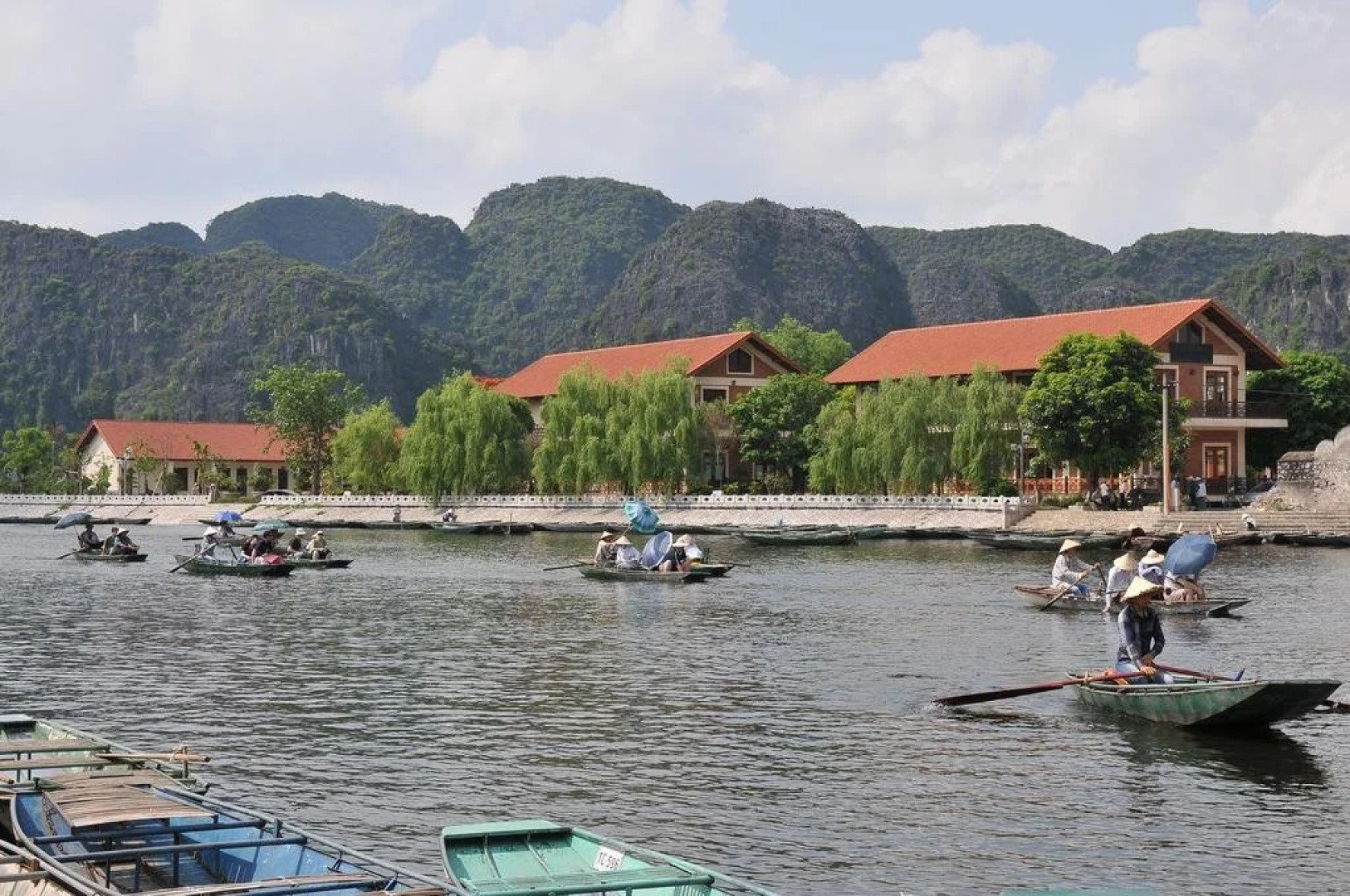 Tam Coc La Montagne Resort & Spa
