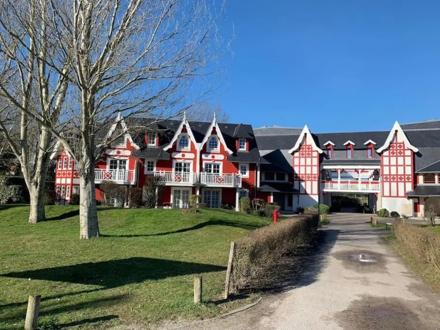 Appartement avec terrasse vue sur le parc de golf