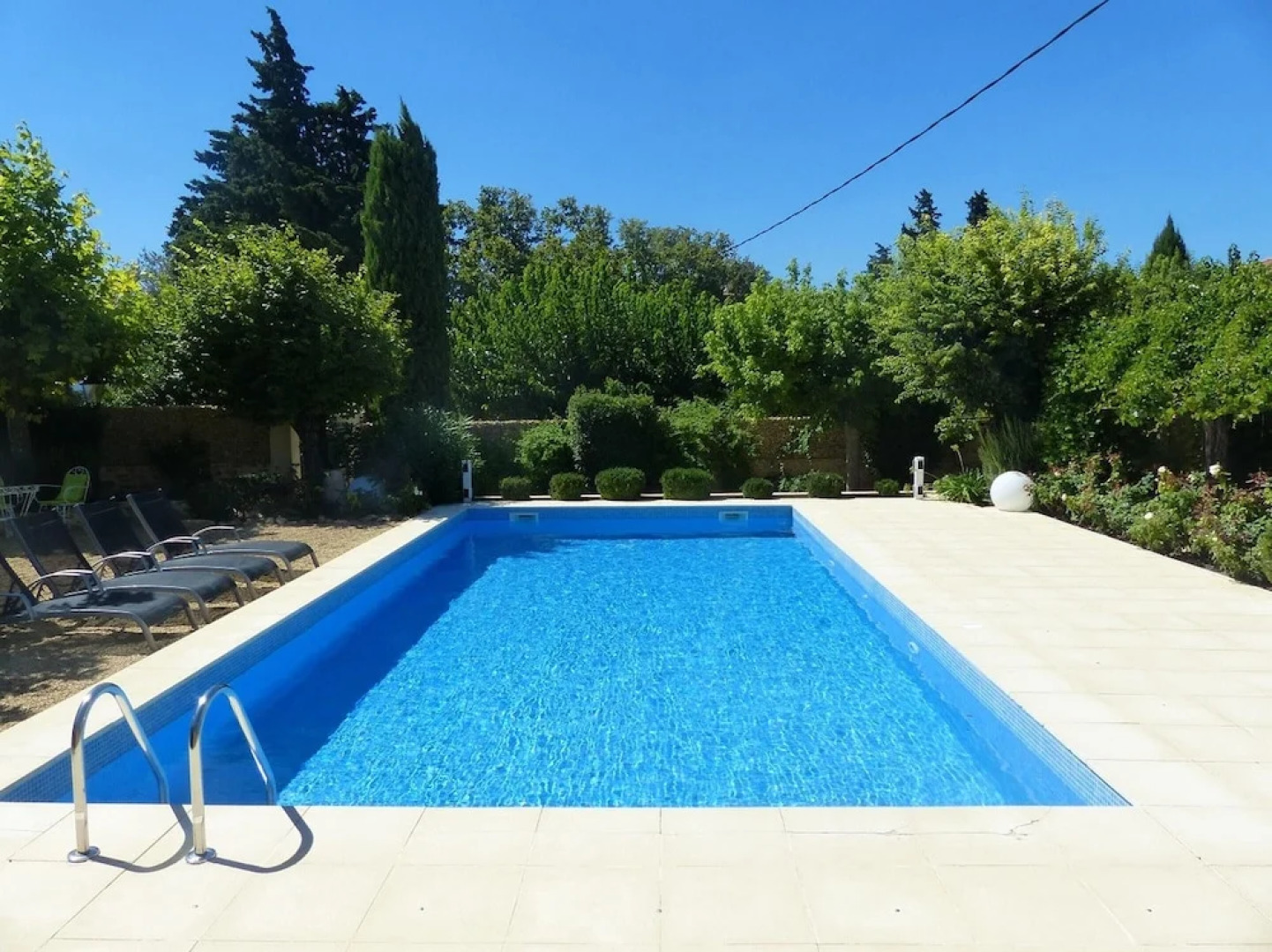 Villa With 5 Bedrooms in Uchaux, With Wonderful Mountain View, Private