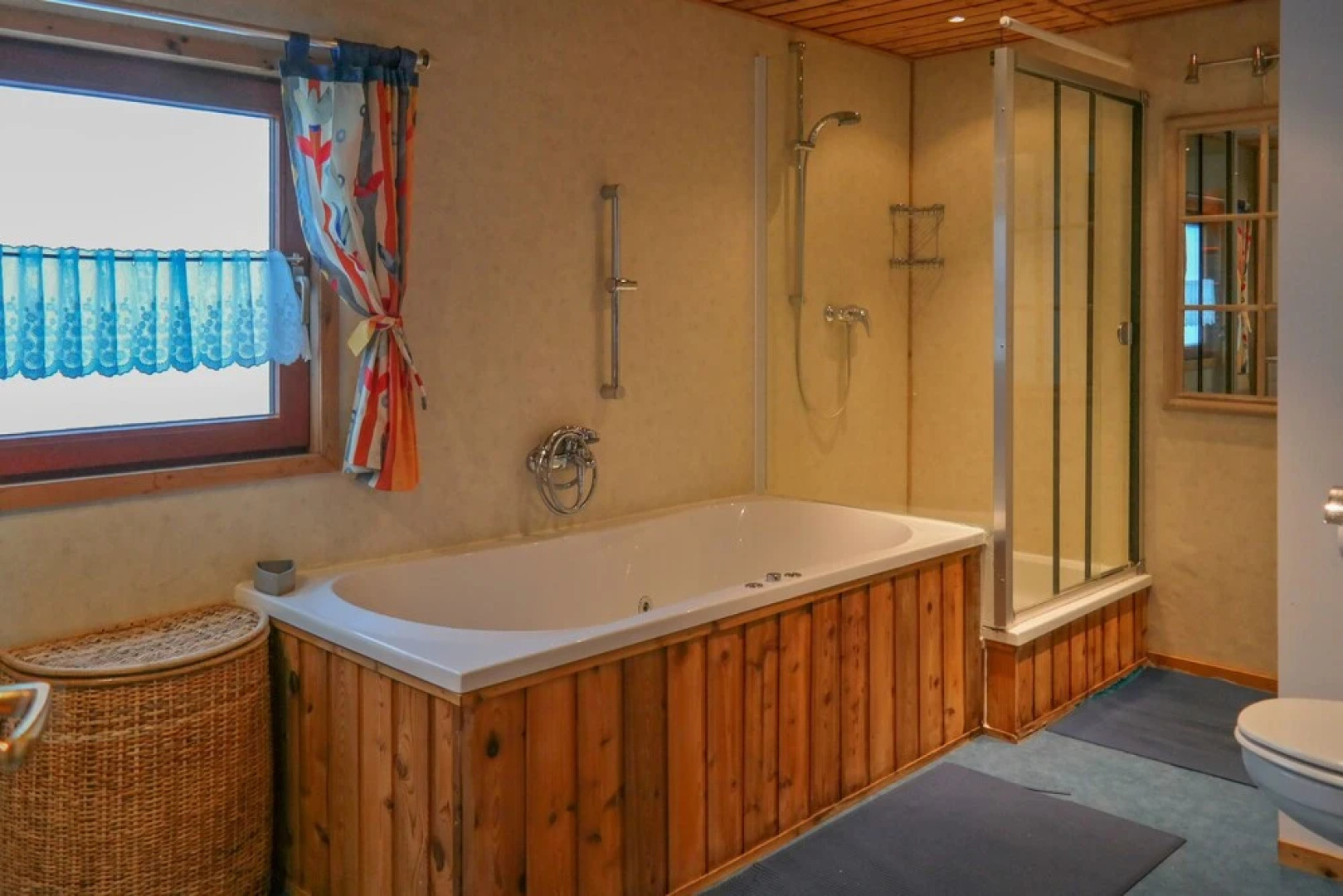 8 Pers Large Seaside Home in Front of the Lauwersmeer