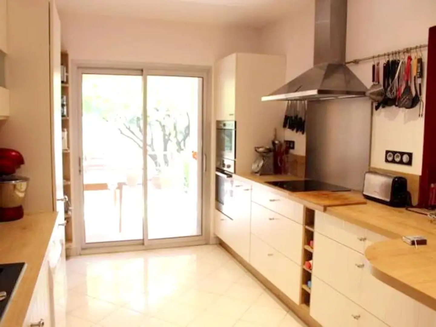 Villa With 3 Bedrooms in Eyragues, With Private Pool, Enclosed Garden