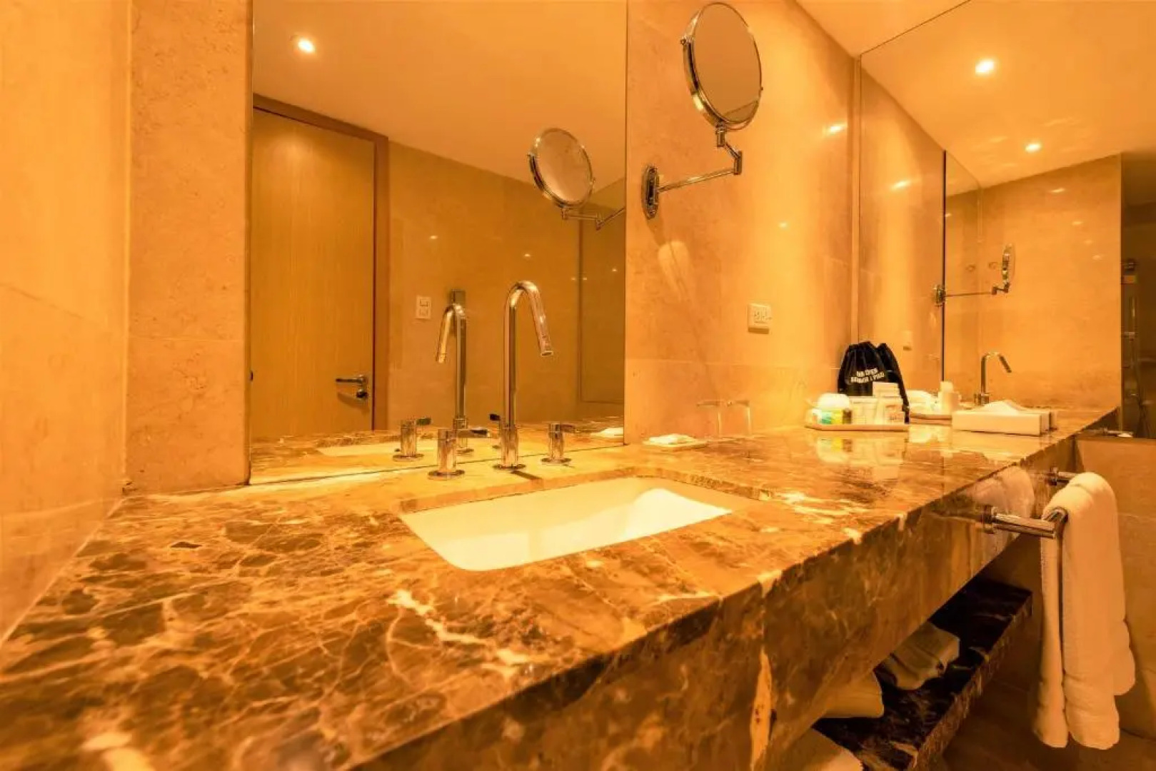 Radisson Cartagena Ocean Pavillion Hotel