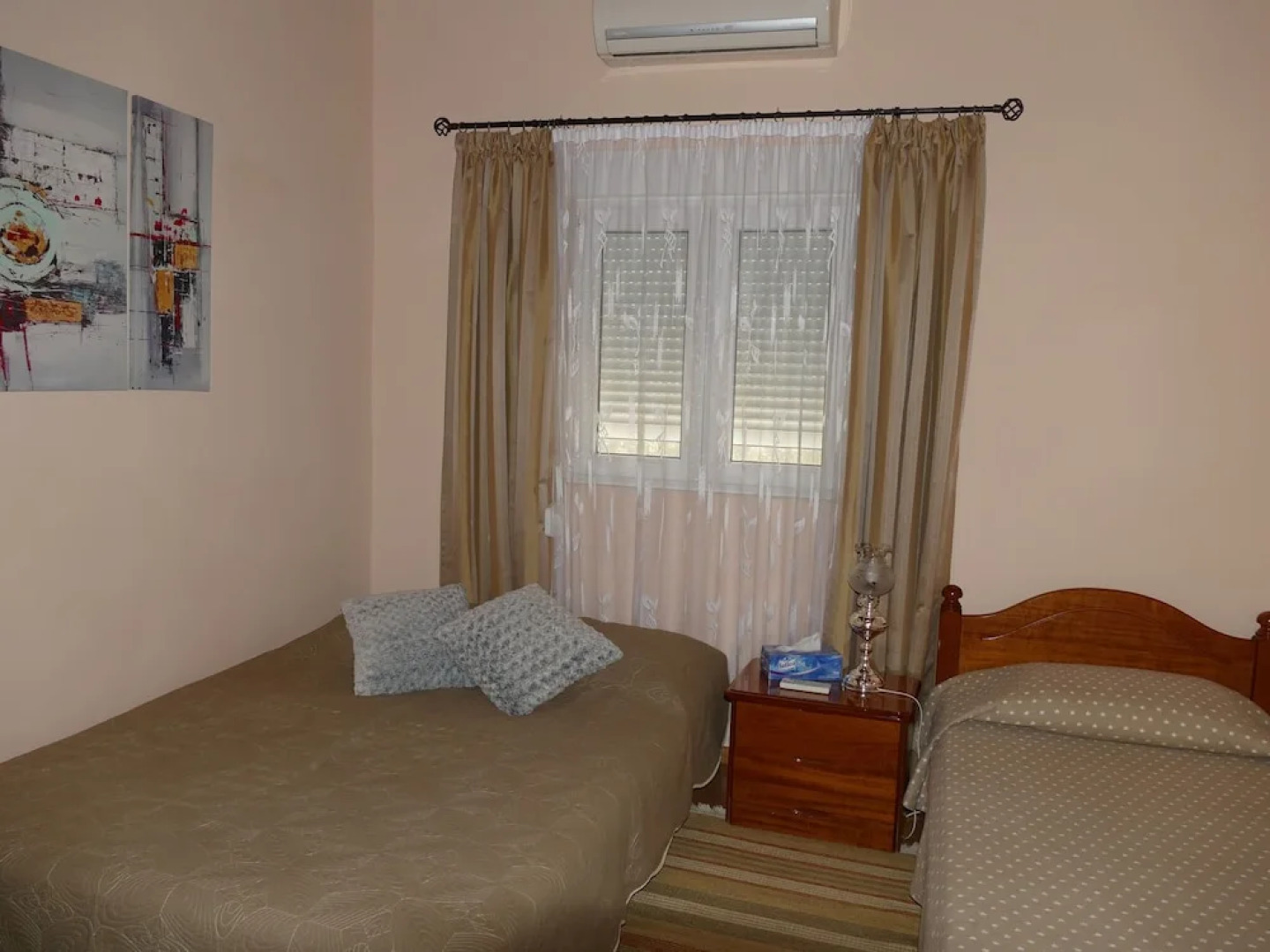 Home With Small Pool Near Athens, Easily Accessible by Public Transport