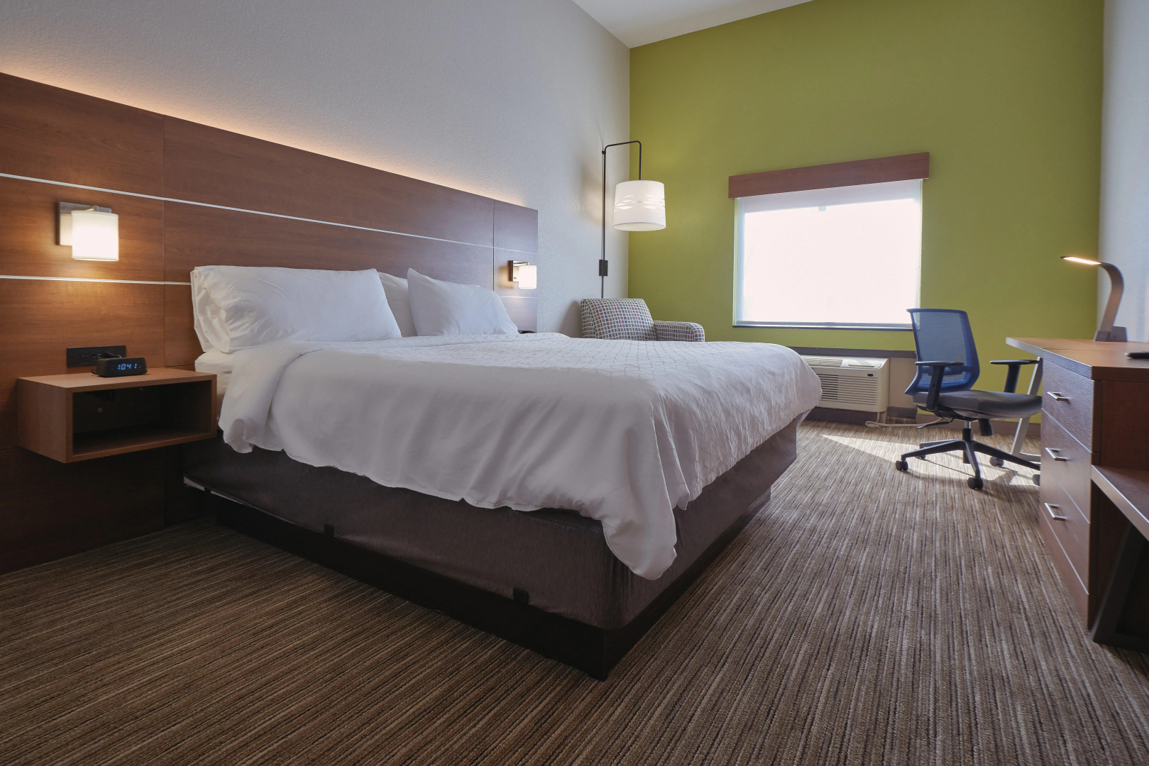 Holiday Inn Express & Suites Akron Regional Airport Area by IHG