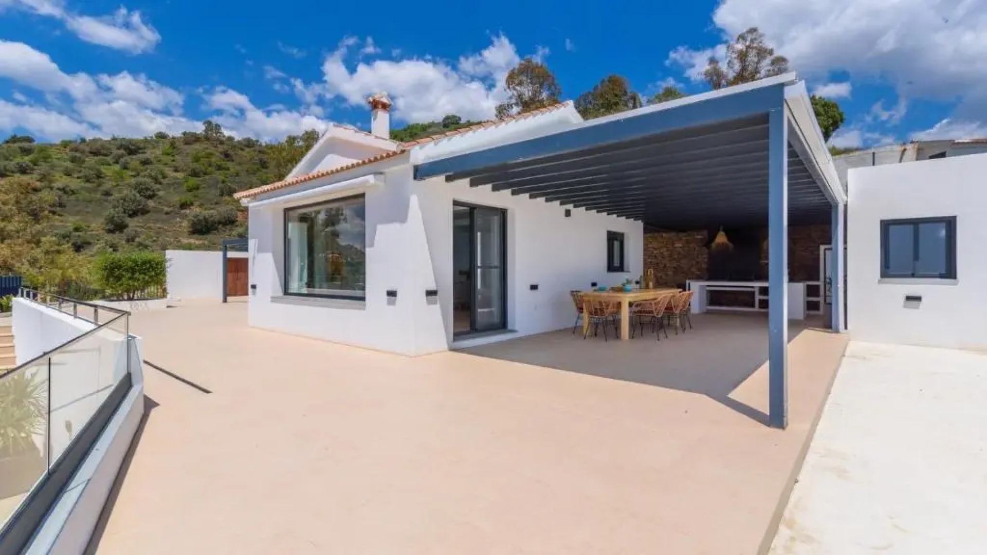 Casa What a Life Sayalonga by Ruralidays