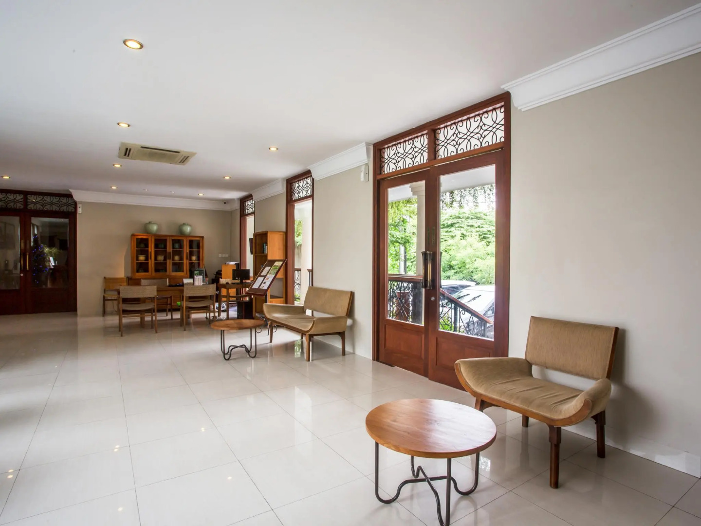 Seminyak Lagoon All Suites Hotel