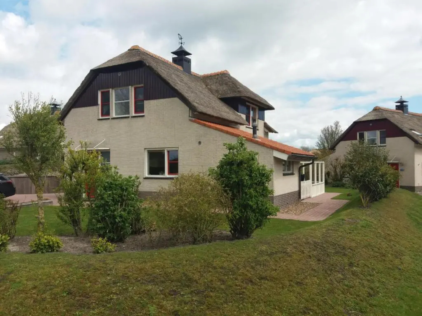 6 pers Duinvilla met sauna en internet aan het IJsselmeerstrand