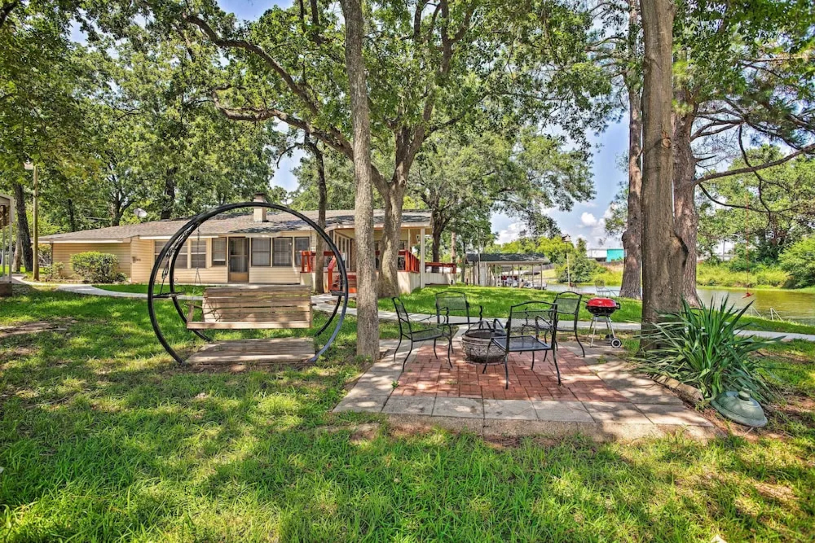 Cedar Creek Reservoir Home w/ Deck & Dock