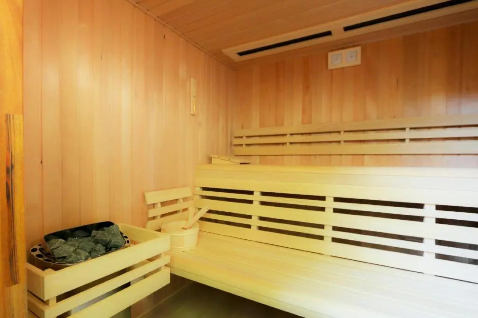 Rietreiger luxe vakantielodge in Friesland - 2 badkamers