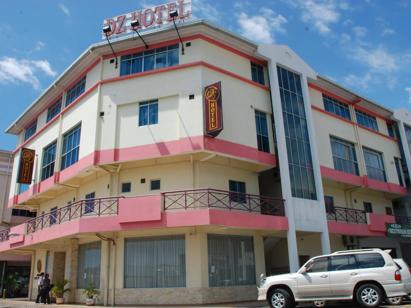 DZ Hotel