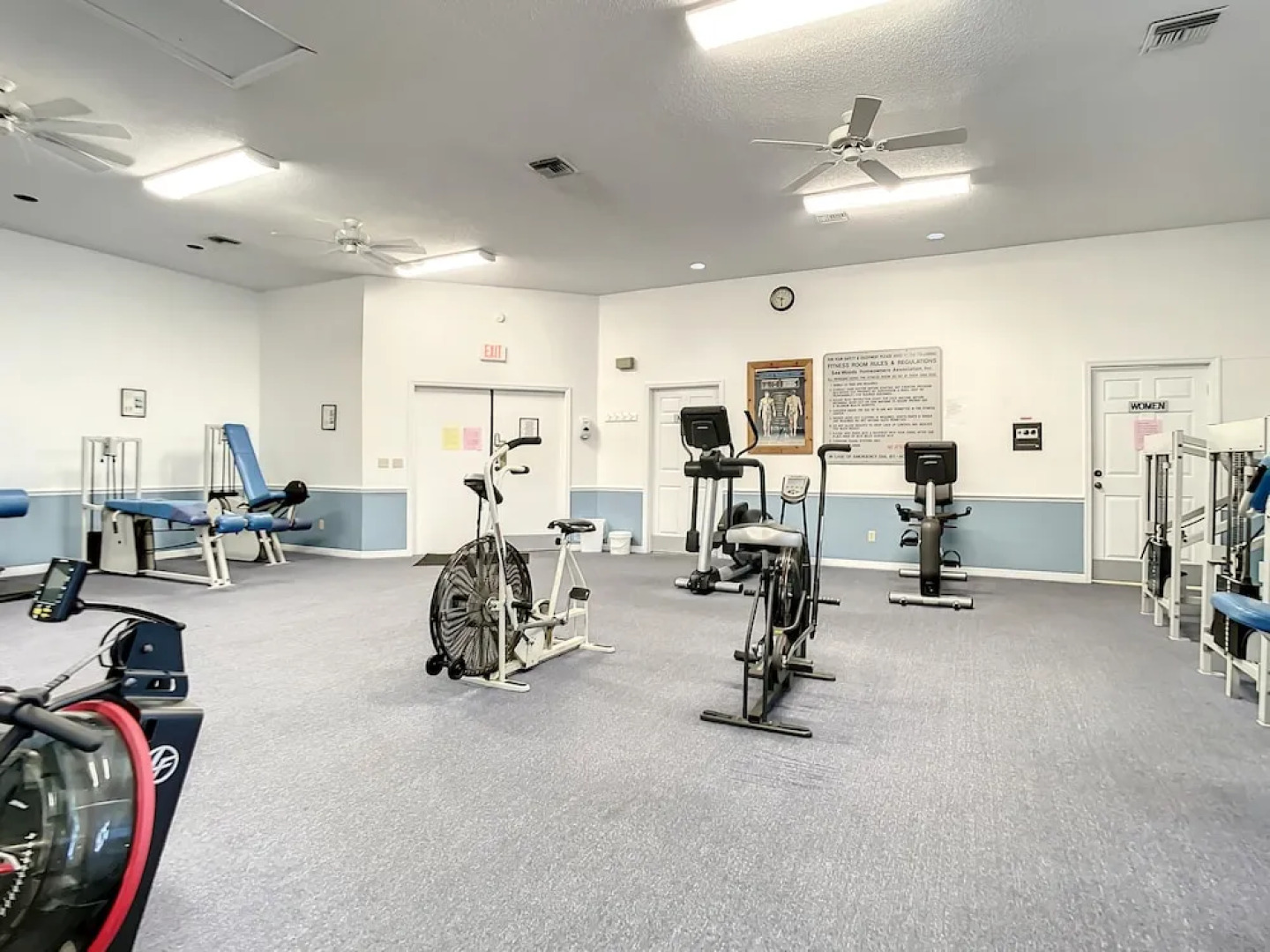 Tastefully Decorated Sea Woods Veranda Close to Pool Fitness Room Sv162