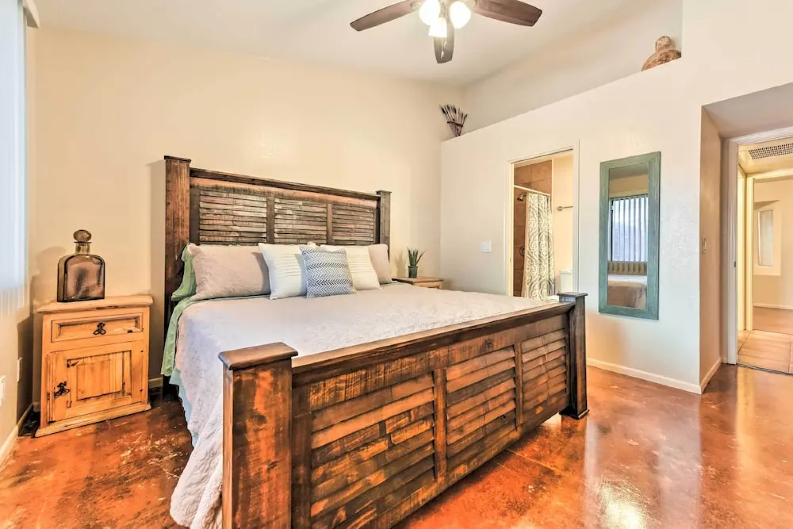 Family Home - Walk to Golf Course & Park