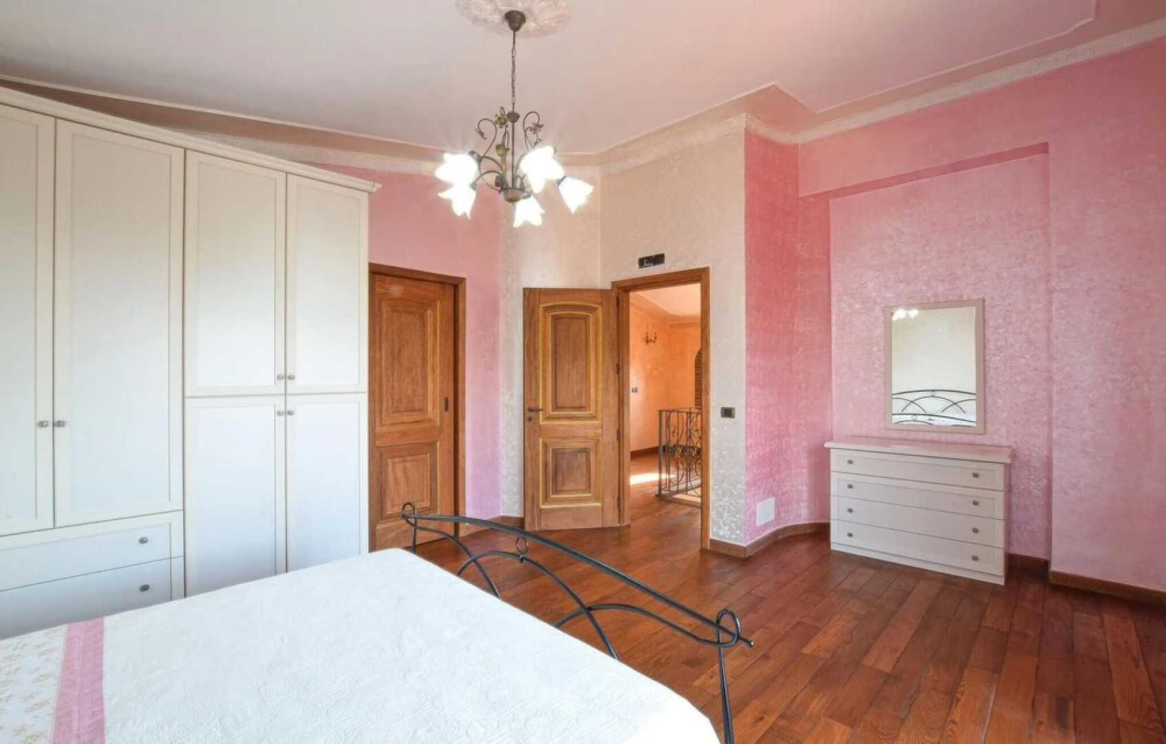 Amazing Home in Saline Ioniche With 4 Bedrooms, Wifi and Private Swimming Pool