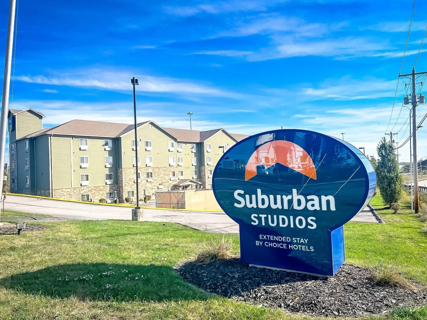 Suburban Studios Triadelphia - Wheeling at The Highlands