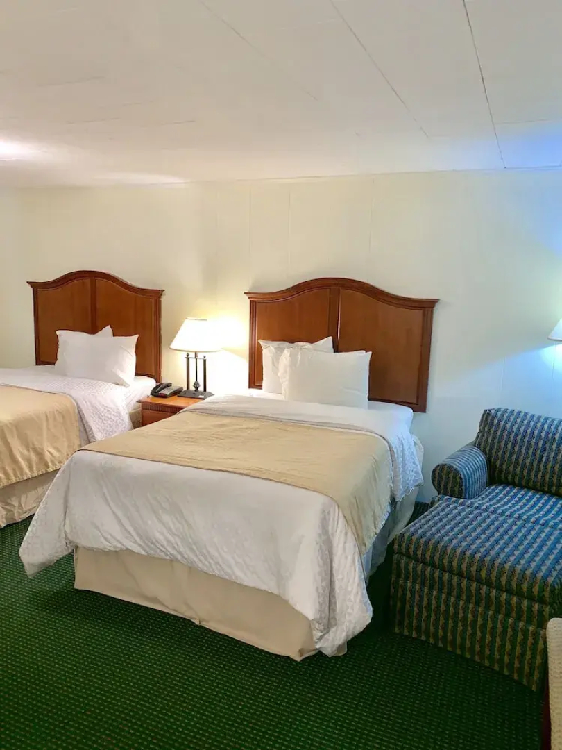 American Inn Lee