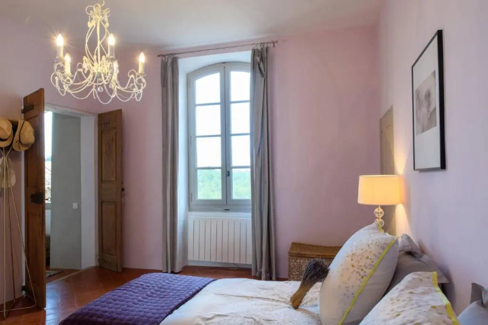 Luxurious Provencal Village House, Walk to Village Pool