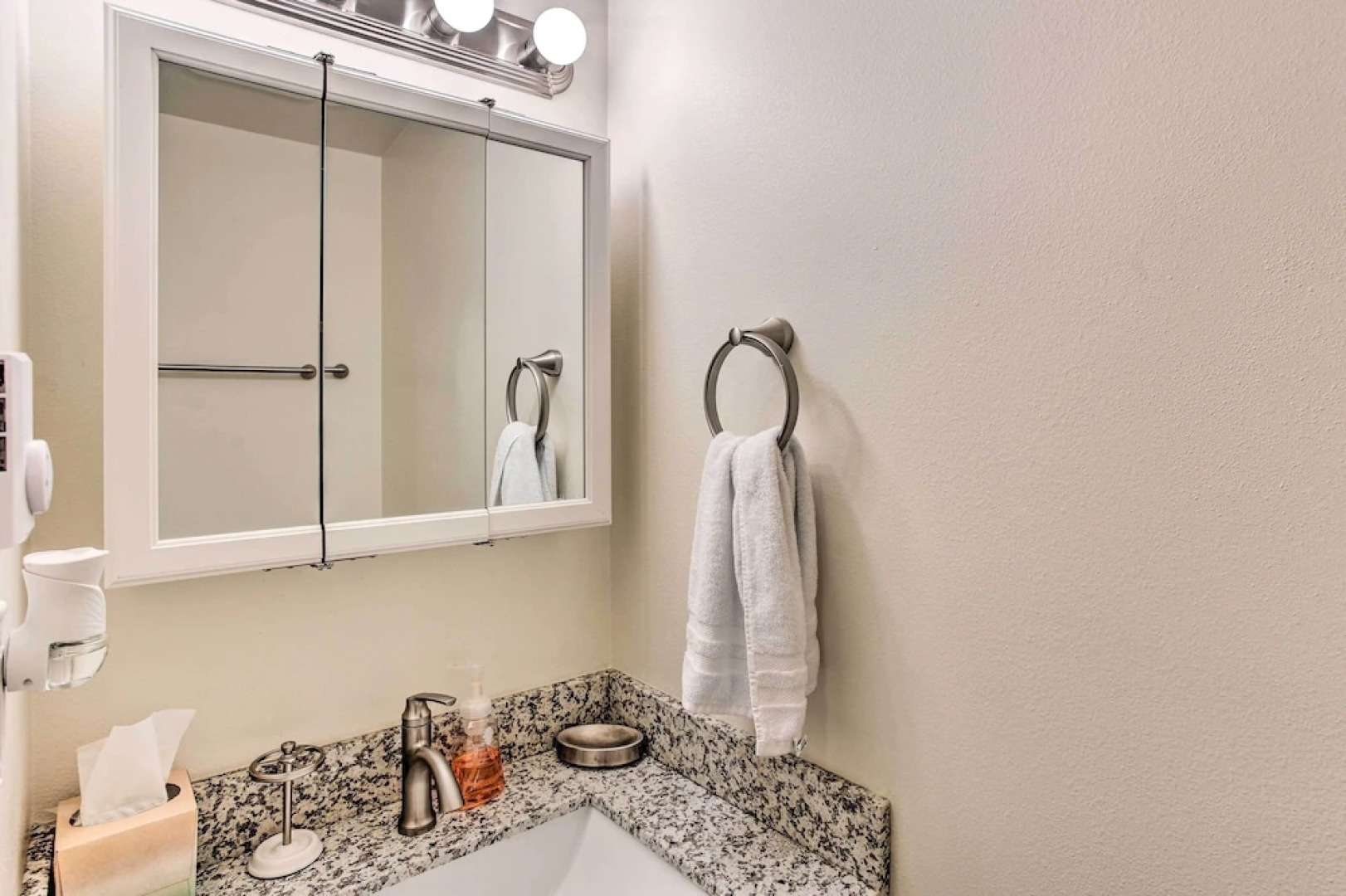 Modern Tacoma Apartment 7 Mi to Dtwn!