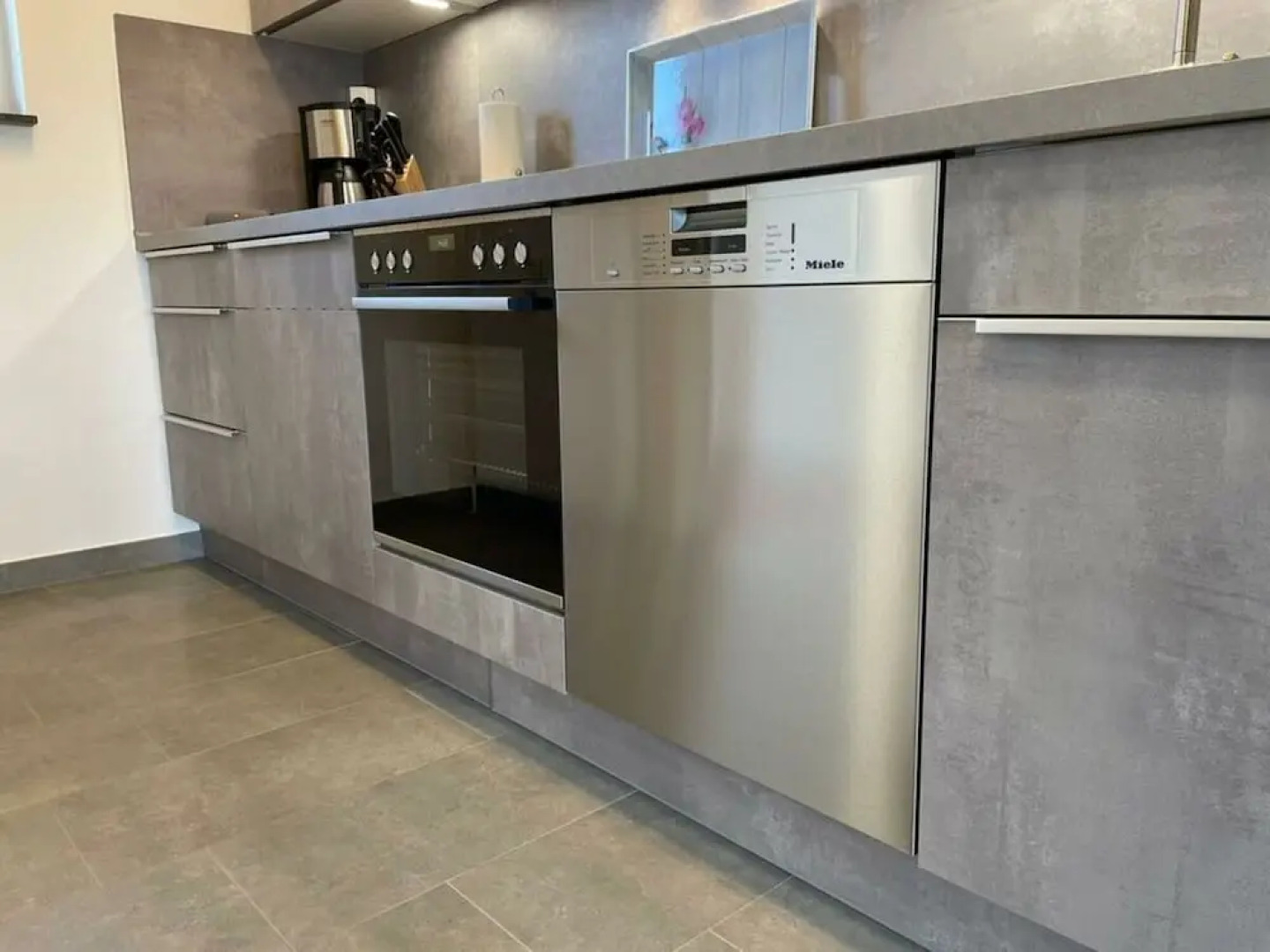 Bente Modern Retreat