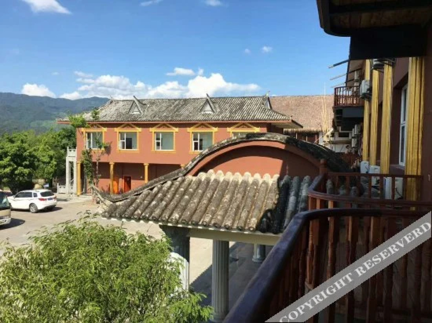 Phoenix Hot Spring Holiday Hotel