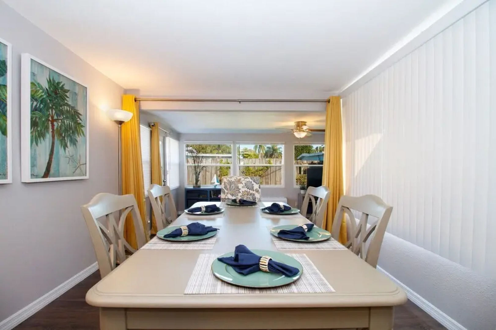 5 O'clock Somewhere - Short Term Rental 3 Bedroom Home by RedAwning