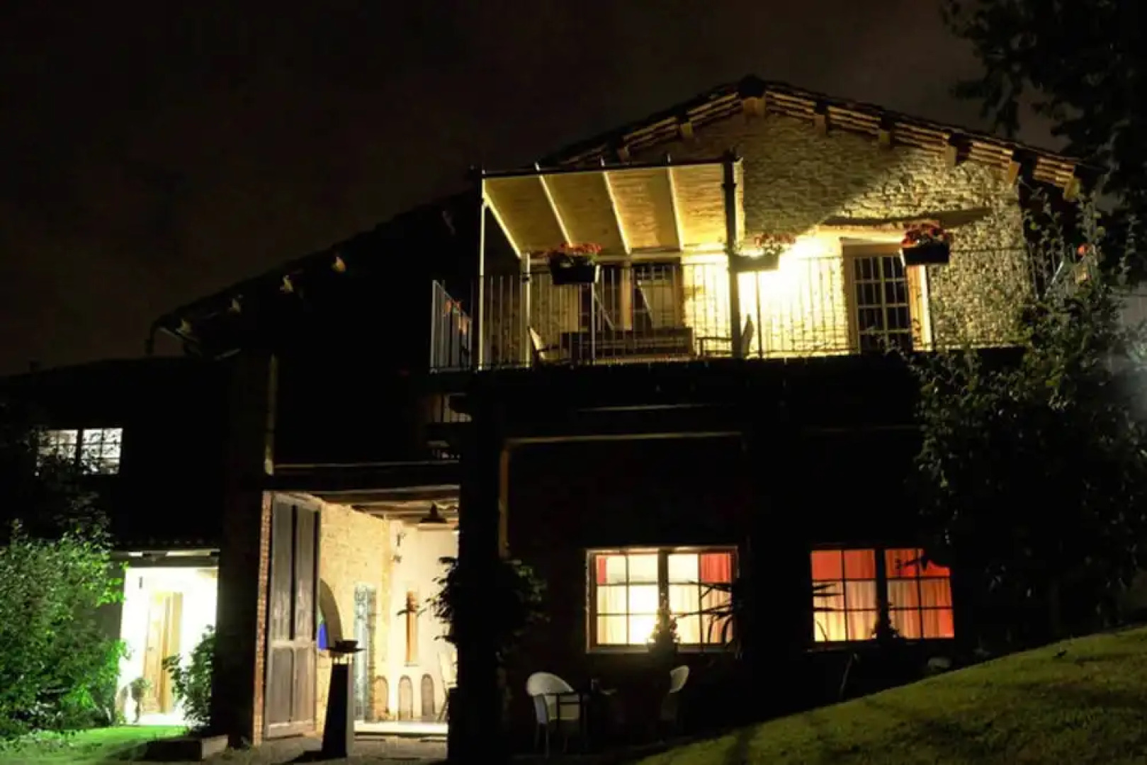 Mansion in Langhe Hills With Pool