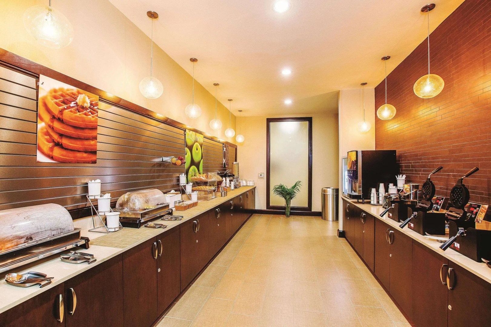 La Quinta Inn & Suites by Wyndham Cotulla