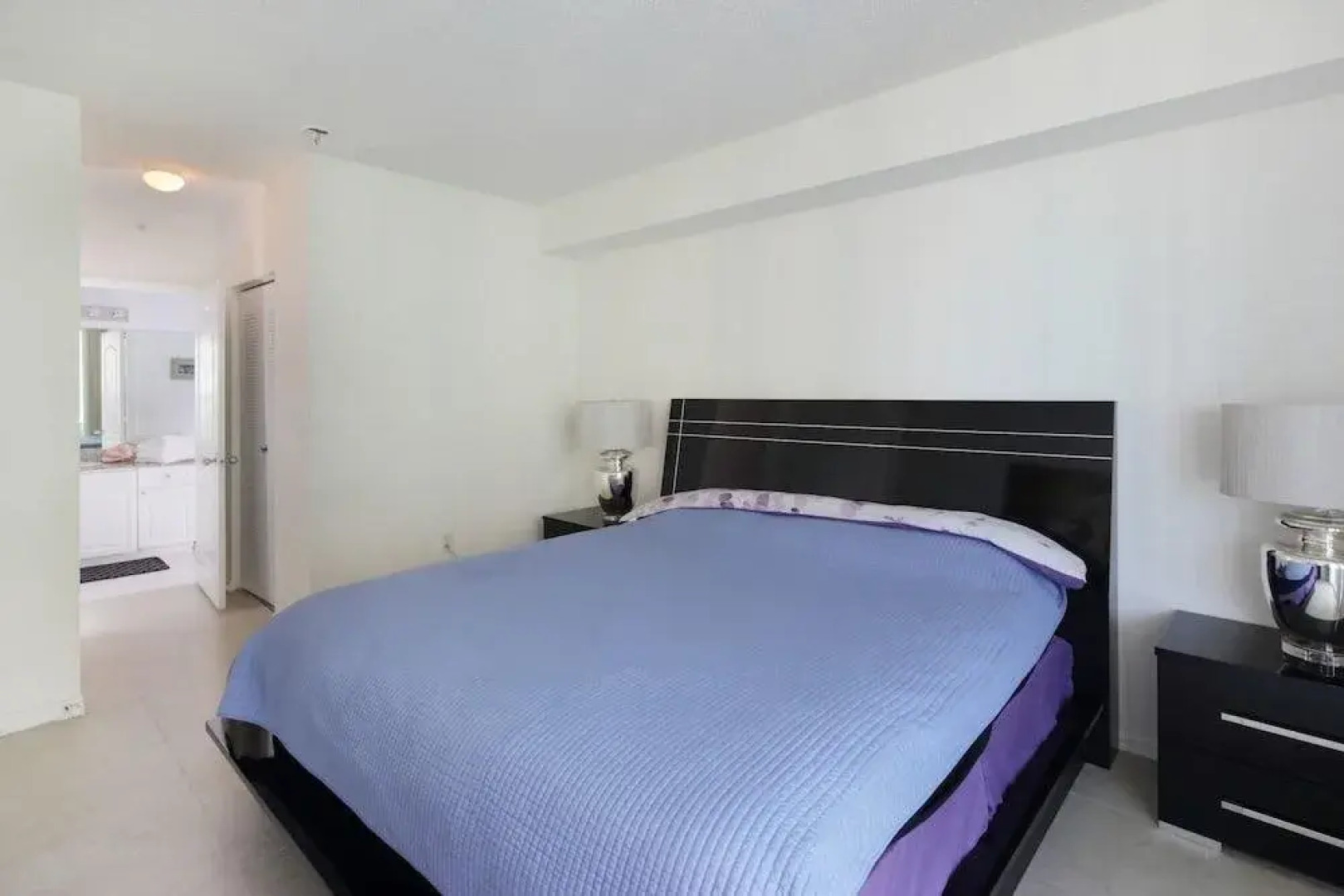 Intracoastal Yacht Club by Globe Quarters