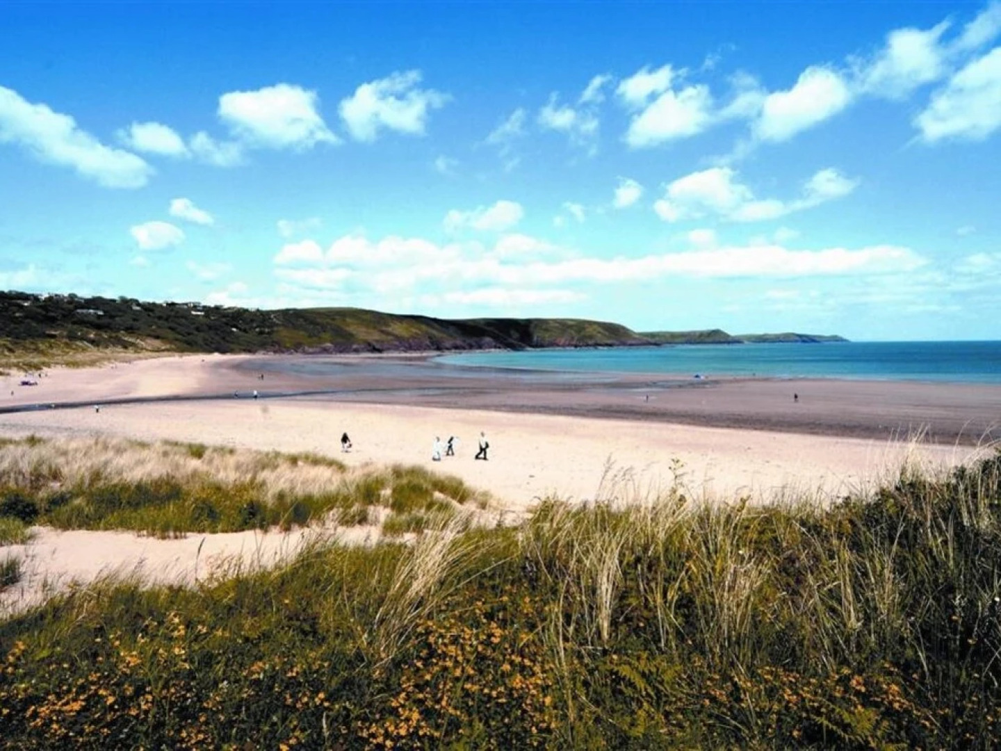 Comfortable Urban Residence Within Walking Distance of the City Centre and the Beach at Pembroke