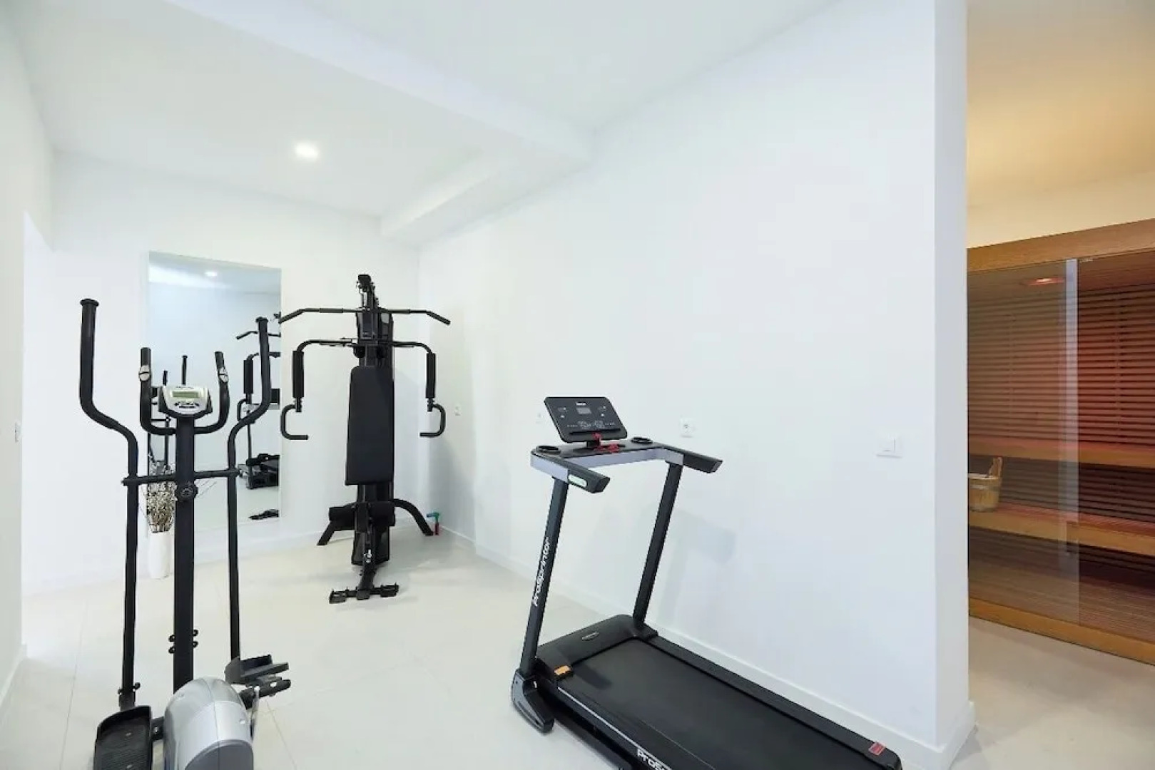 Hedera Estate, Hedera A25