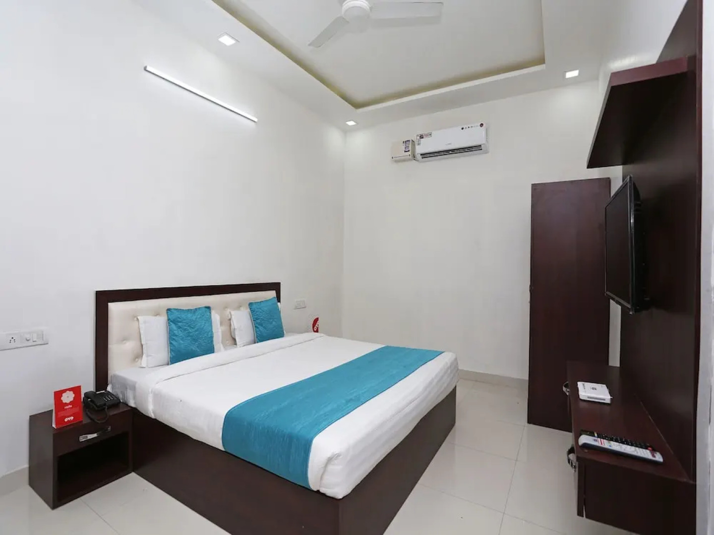 OYO 14971 C D Guest House