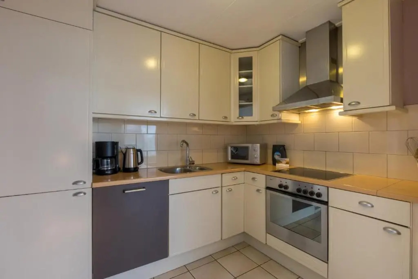 Beneden appartement Kon. Emmaweg 6, Vrouwenpolder