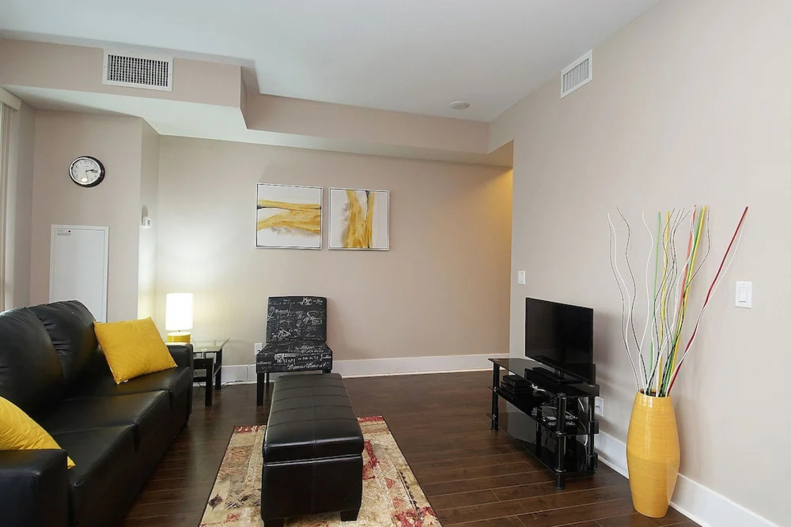 Whitehall Suites - Front Street West