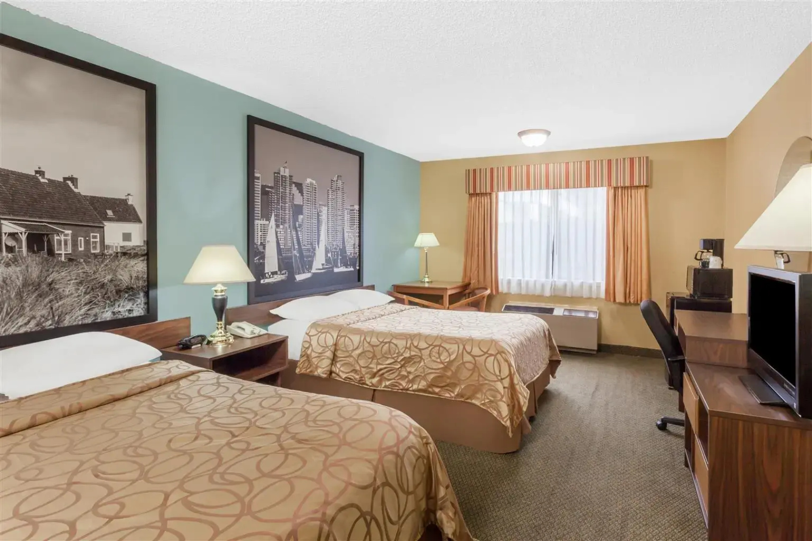 Super 8 Oceanside