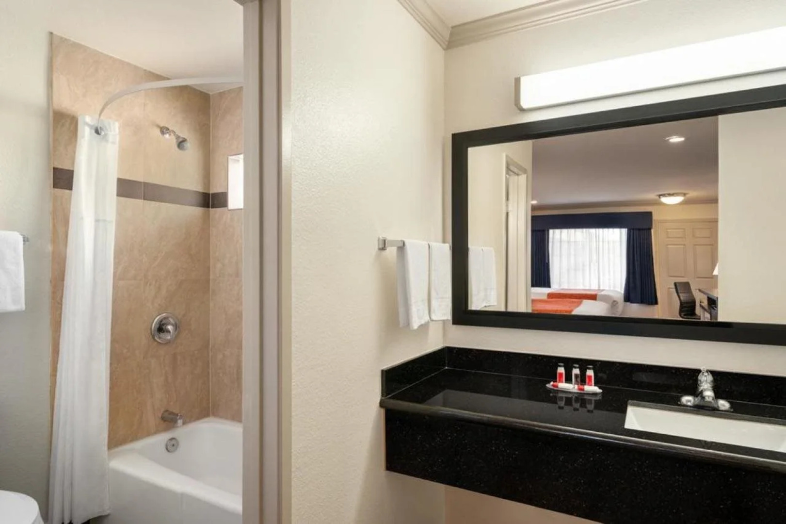 Howard Johnson San Diego State University Area