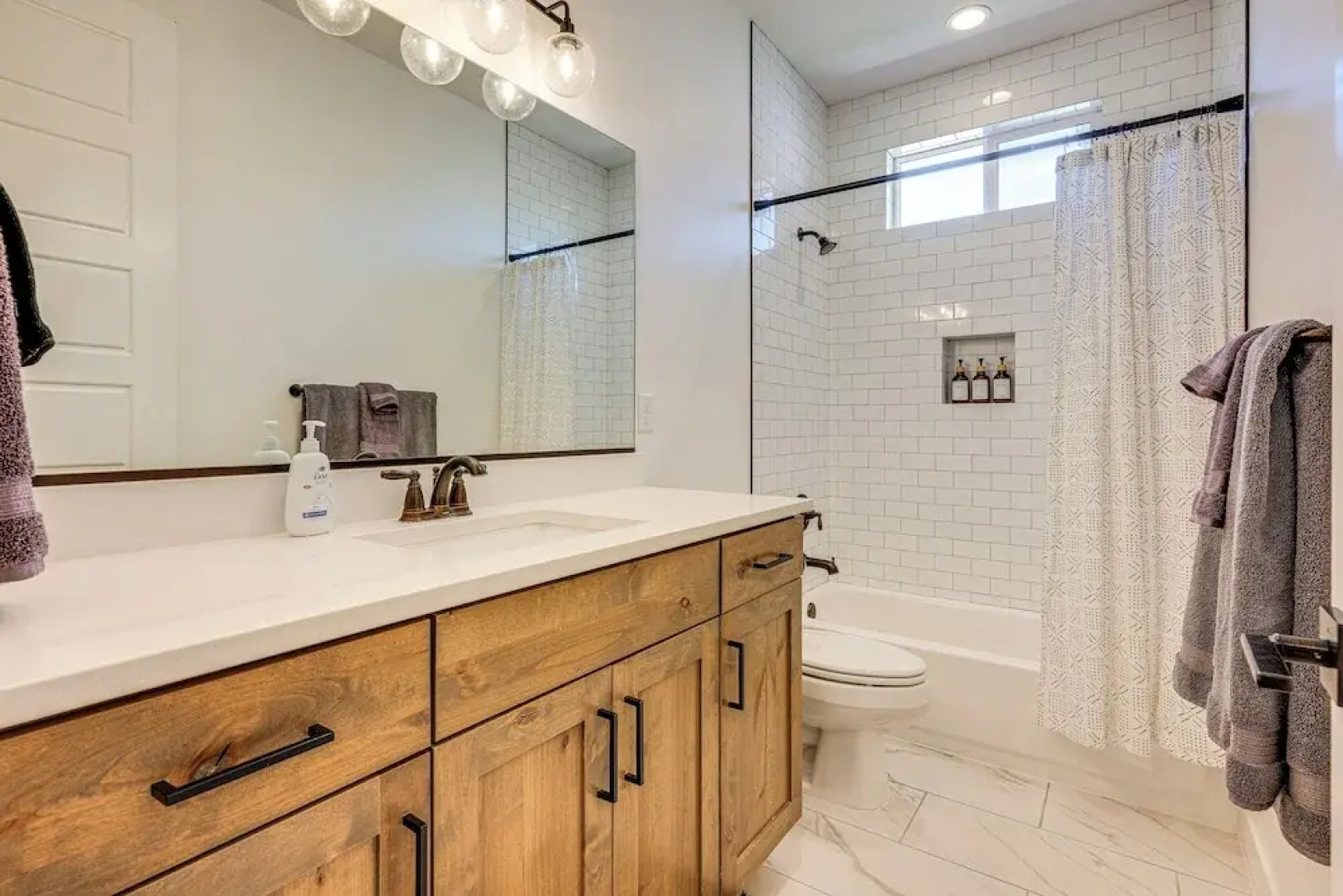 Gorgeous Kanab Home: Canyon Views & Pool Access!