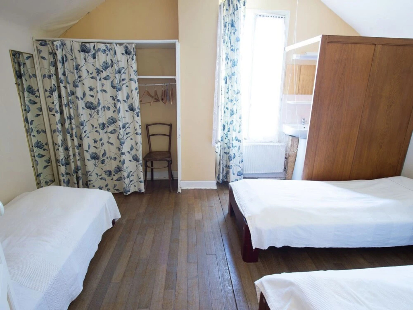 A House Suitable for Groups and Families