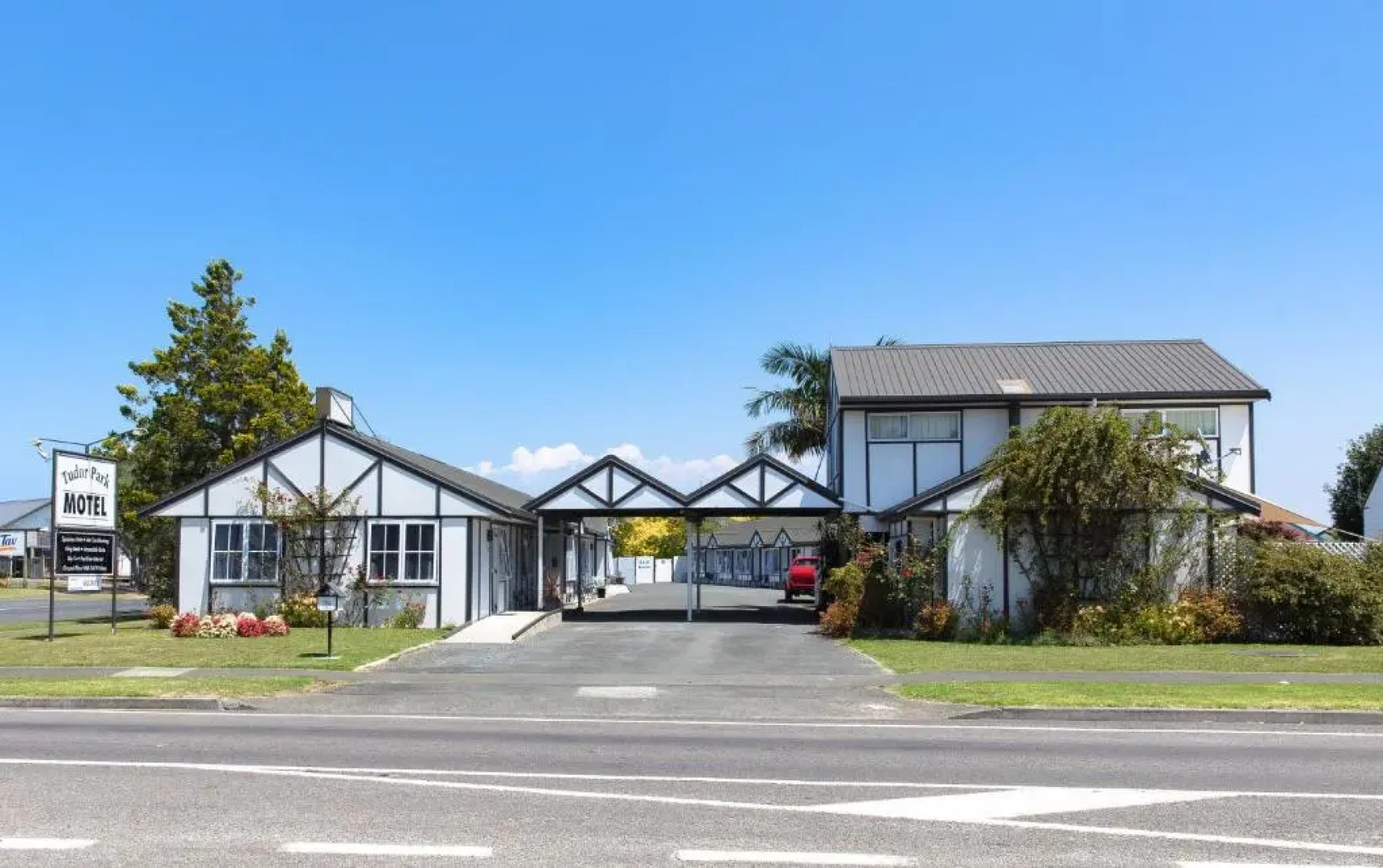 Tudor Park Motel