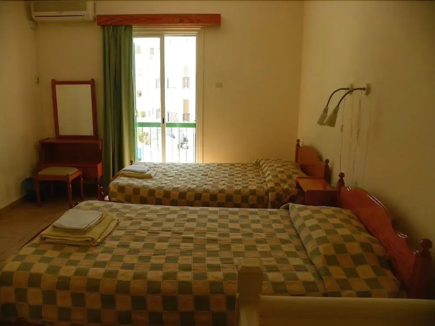 Sea 'n Lake View Hotel Apartments