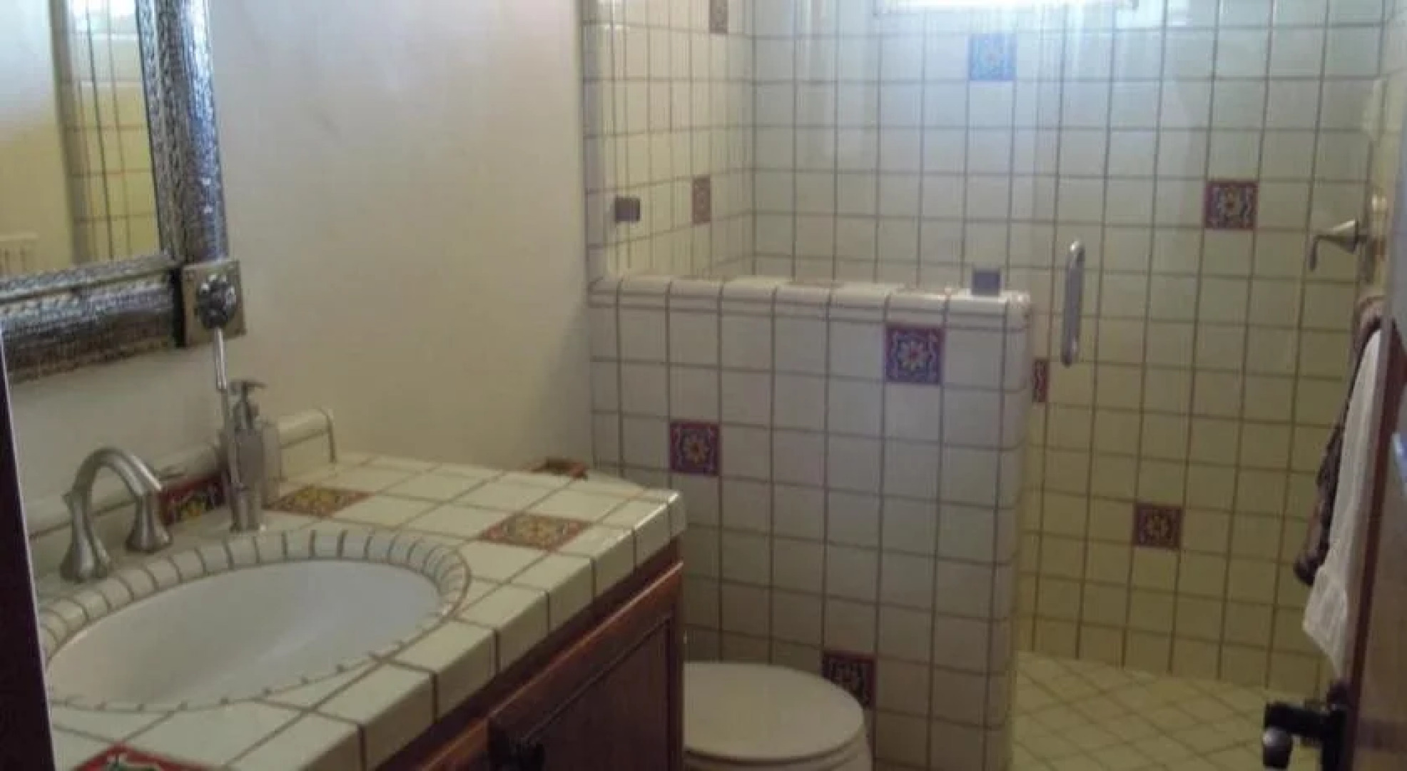 Croad Vineyards - The Inn