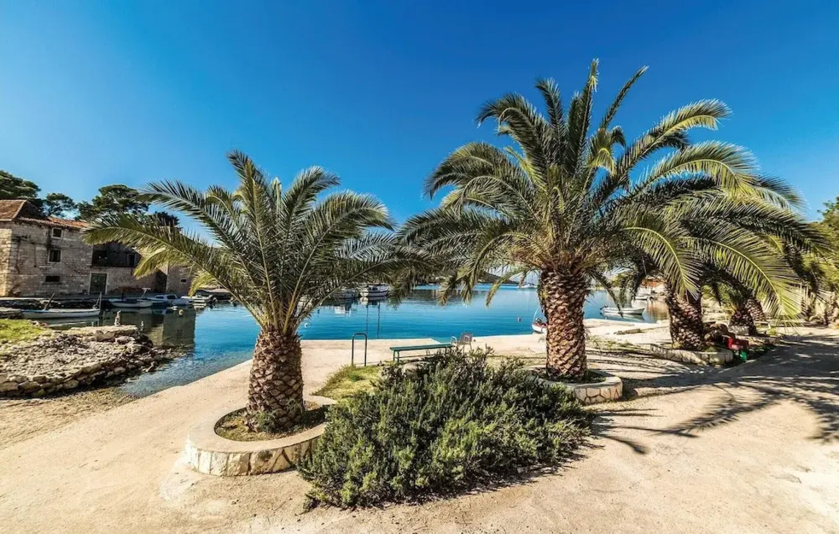 Stunning Apartment in Drvenik Veliki With 2 Bedrooms and Wifi