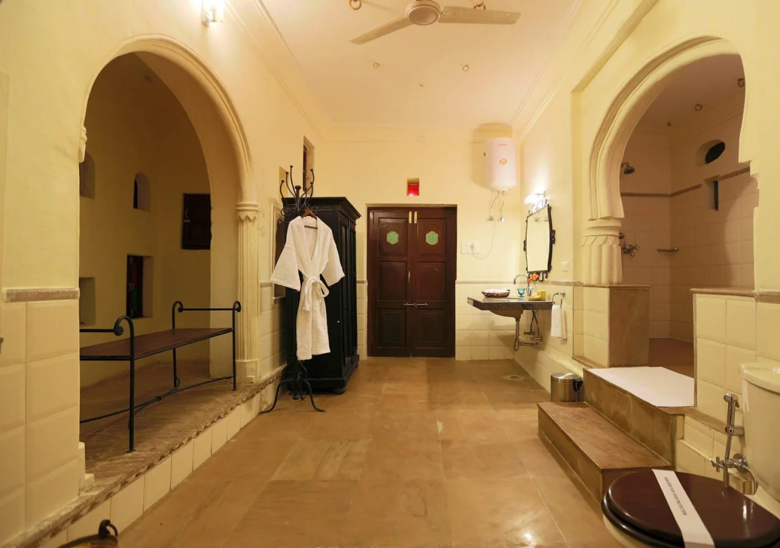 Bhainsrorgarh Fort Hotel