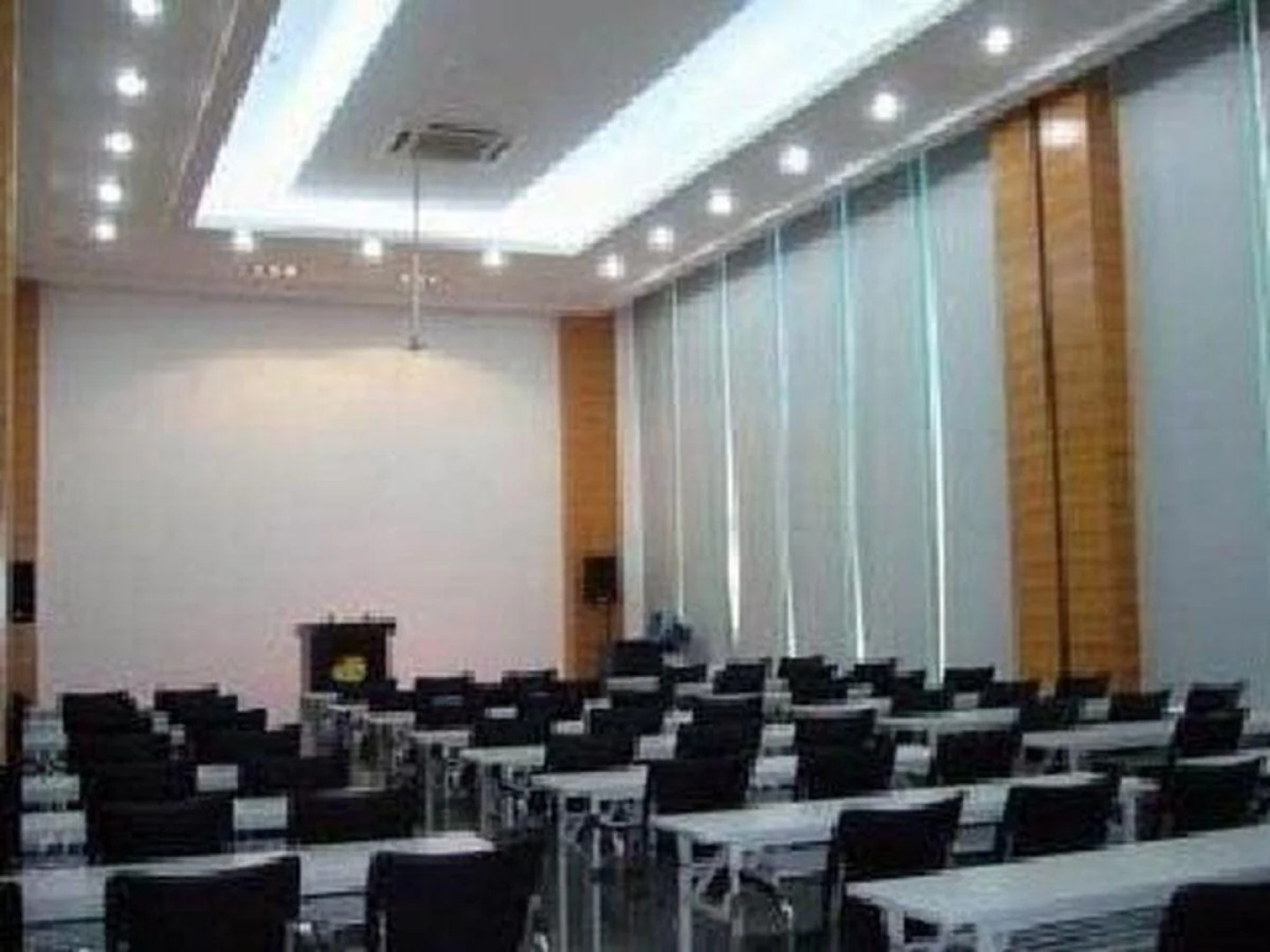 Blue-Sea Sunny Hotel