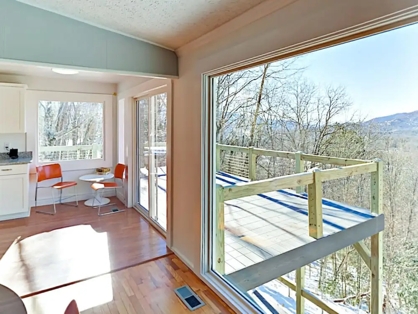 732 Mountain Home 4 Bedrooms 2.5 Bathrooms Home