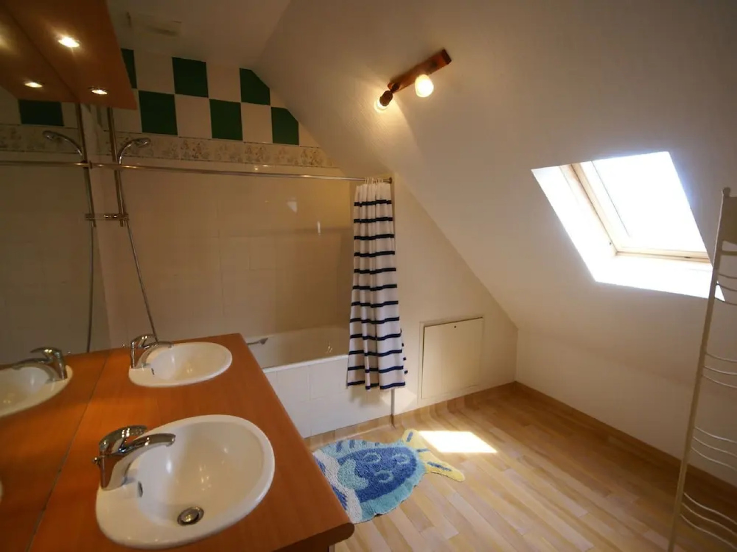 Comfortable Modern Villa Situated Near the sea