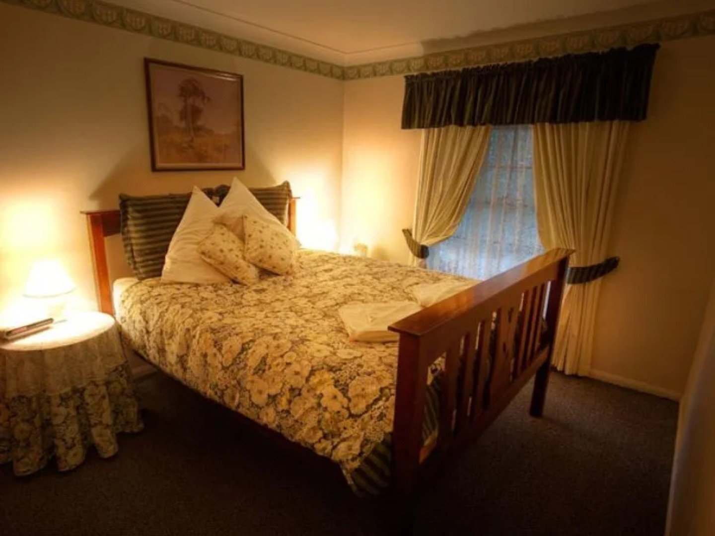 Honeysuckle Cottages Stanthorpe