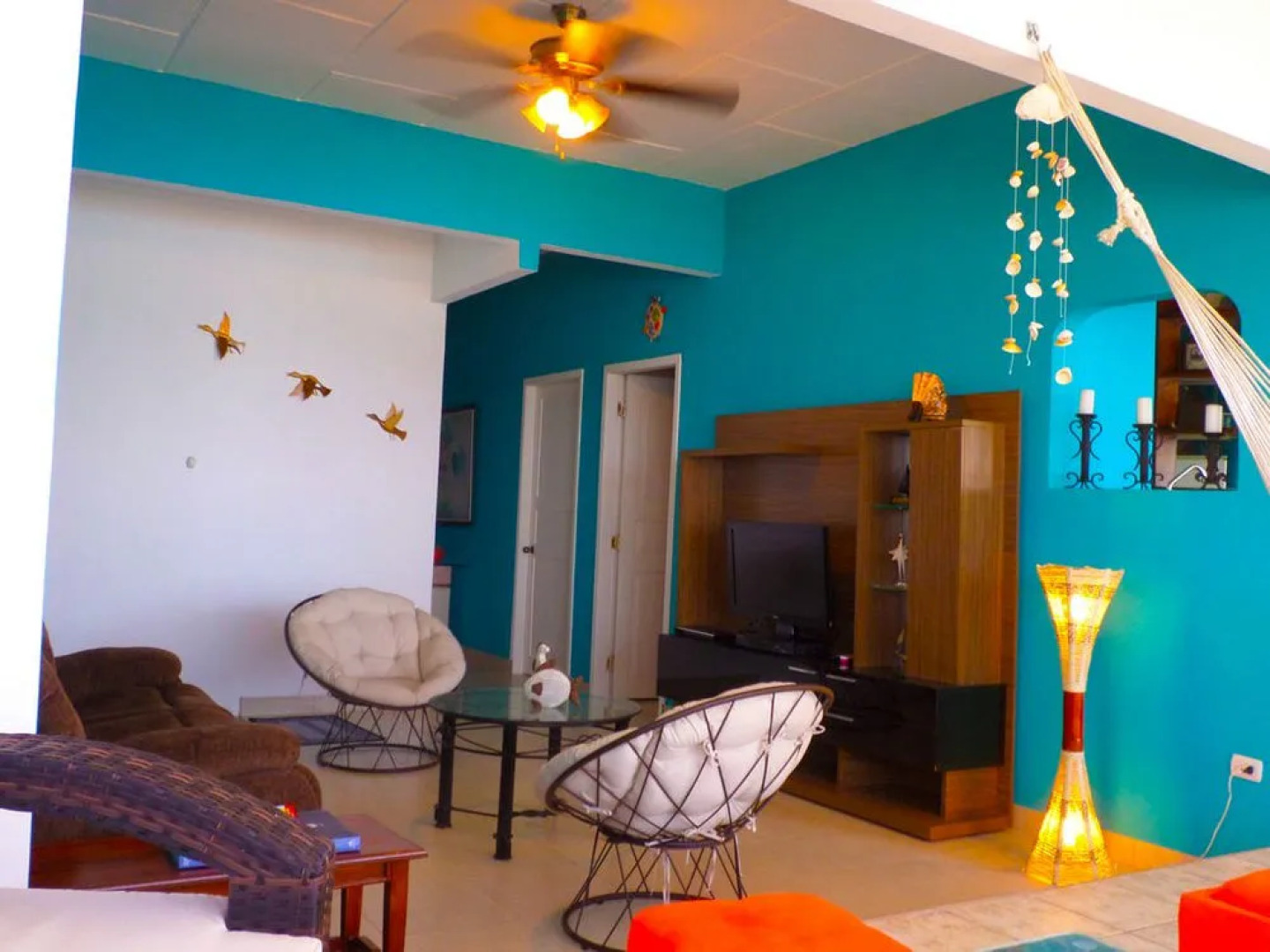 Chescos Hostel & Hotel