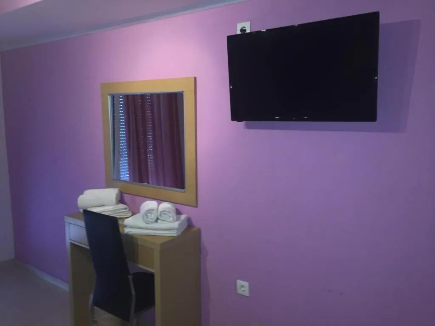 Dimis Studios and Apartments