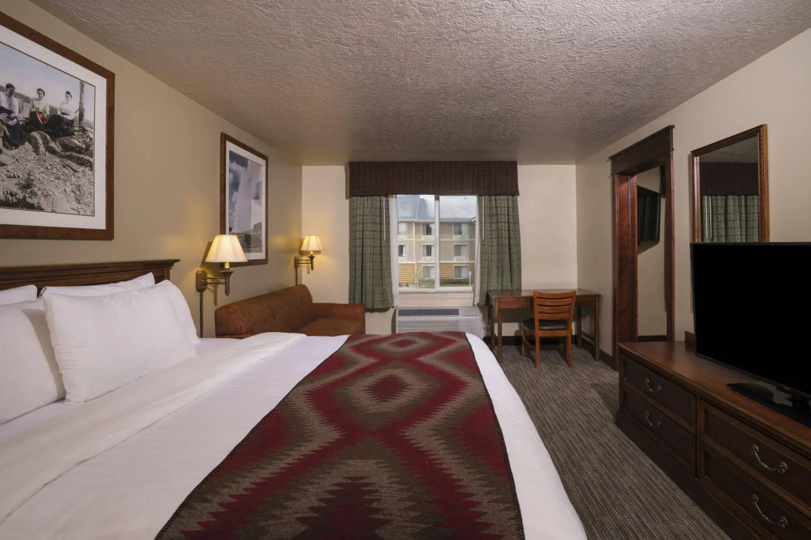 Yellowstone Park Hotel