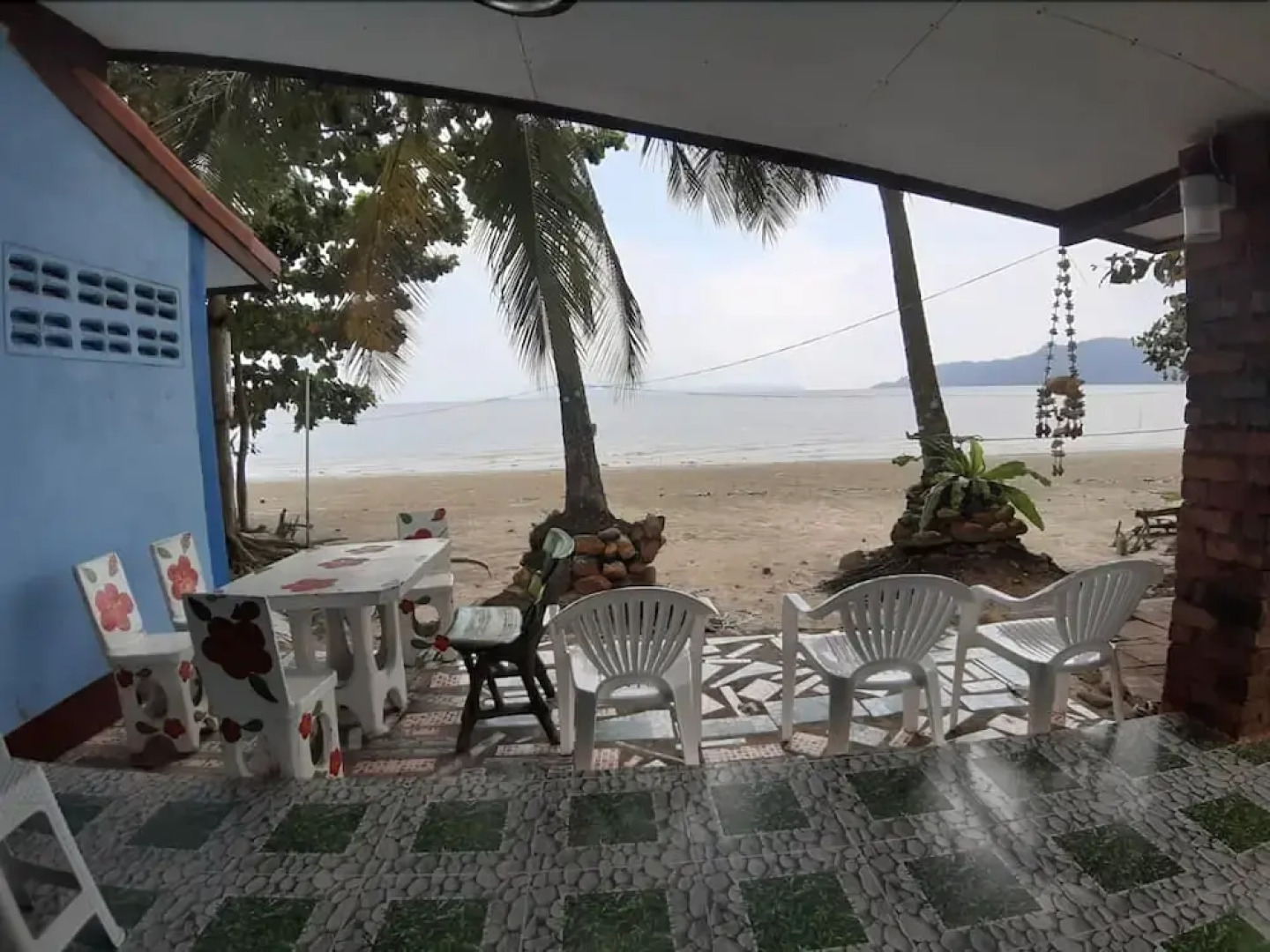 Sky Beach Travel & Hostel