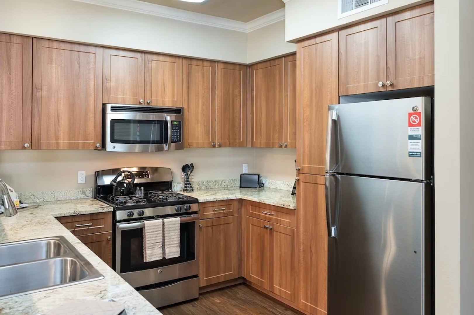 Global Luxury Suites Baypointe Station